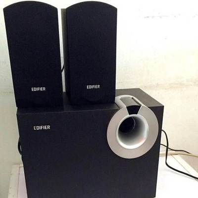 家用漫步者音響轉讓 木質結構，音質純正，深圳坪山坑梓自提